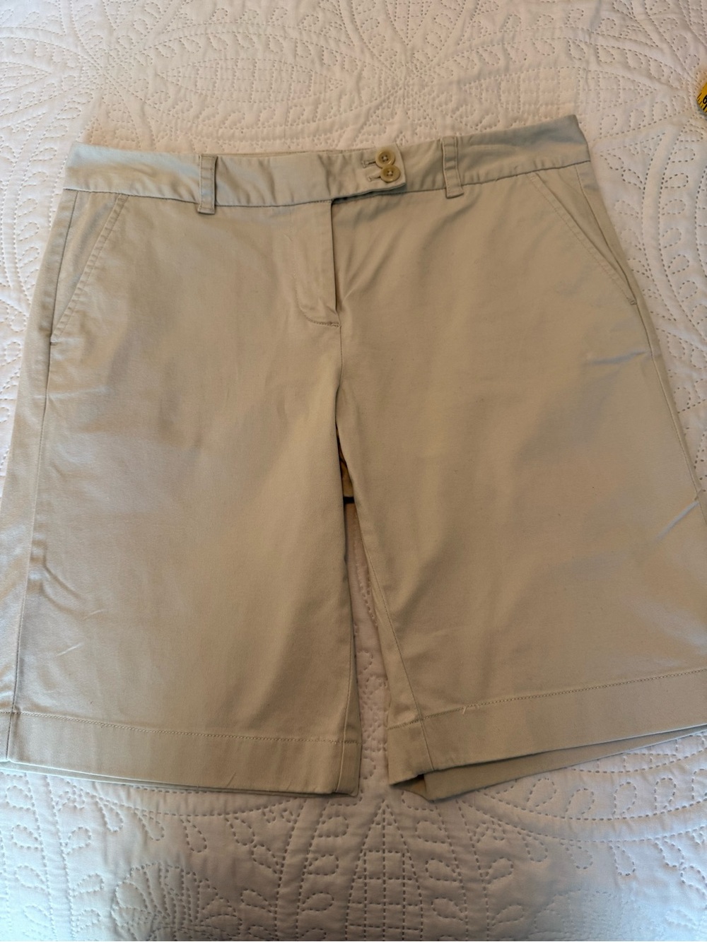 Vineyard Vines Women's Beige Chino Bermuda Shorts
